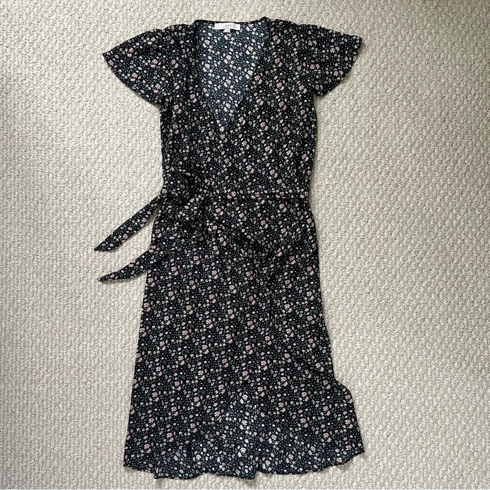 LOFT Black Floral Patterned Wrap Midi Dress